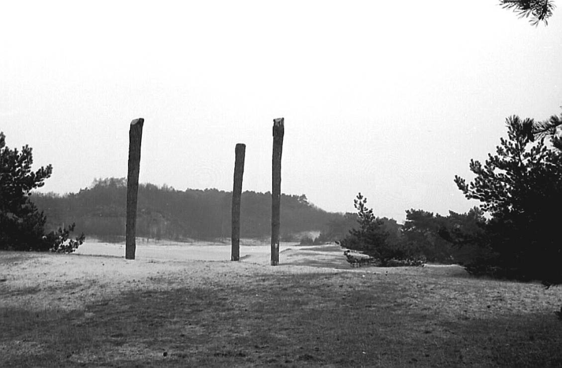 Preparations for the installation of Three upright motives, Henry Moore, 1965