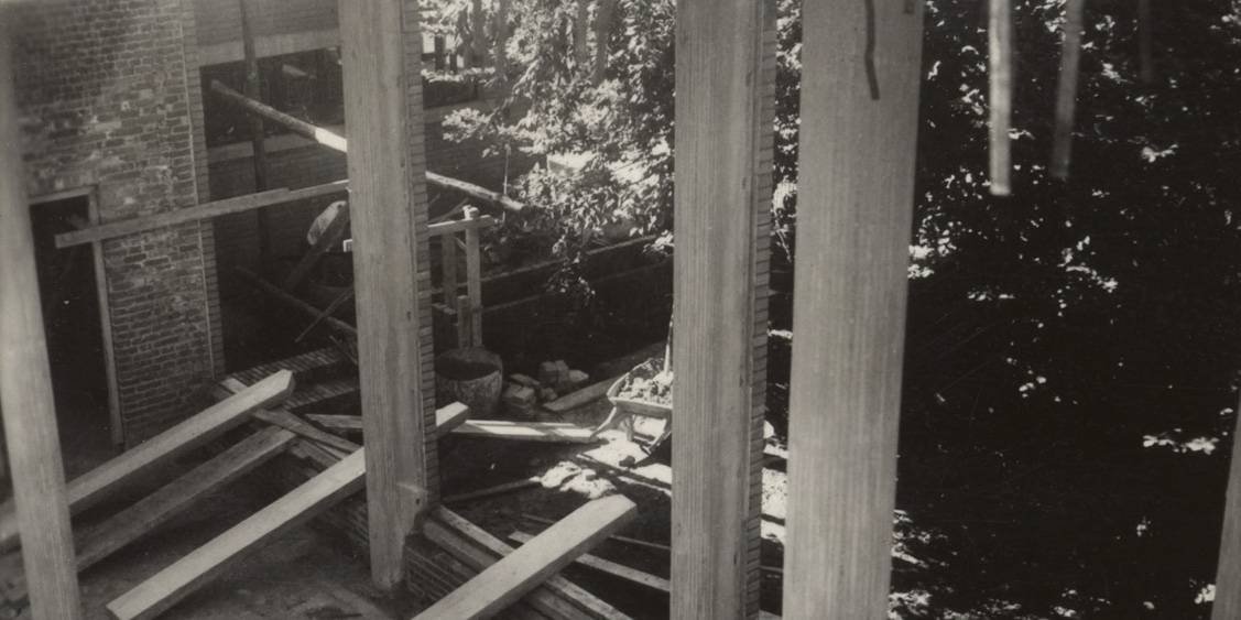 Sculpture gallery under construction, 1952