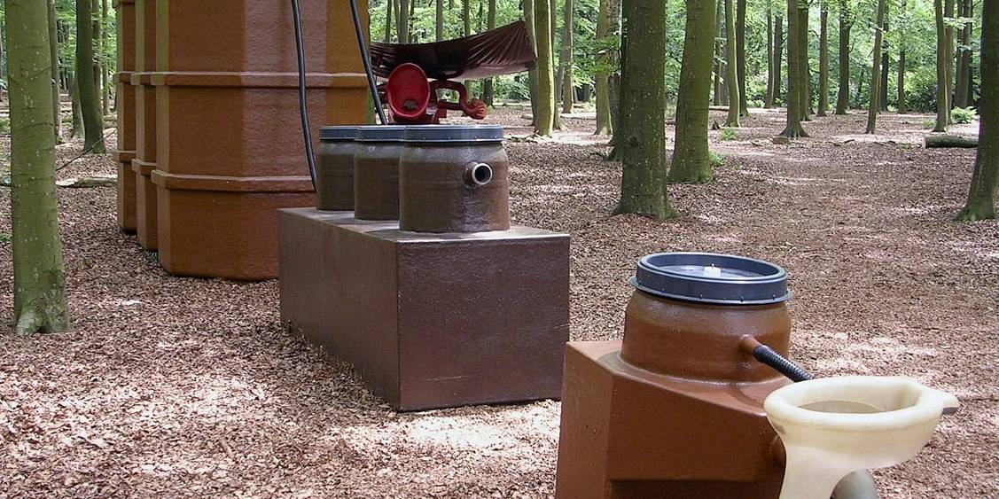 Tentoonstellingsoverzicht 'Happy Forest', 2005