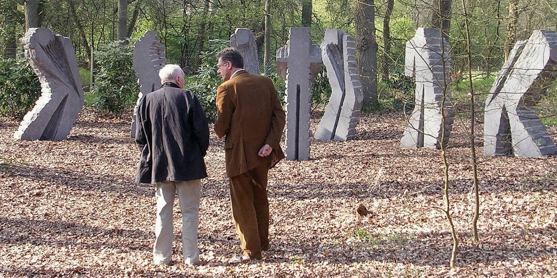 Plaatsing van 'Sept' en bezoek van Eugène Dodeigne, 2005