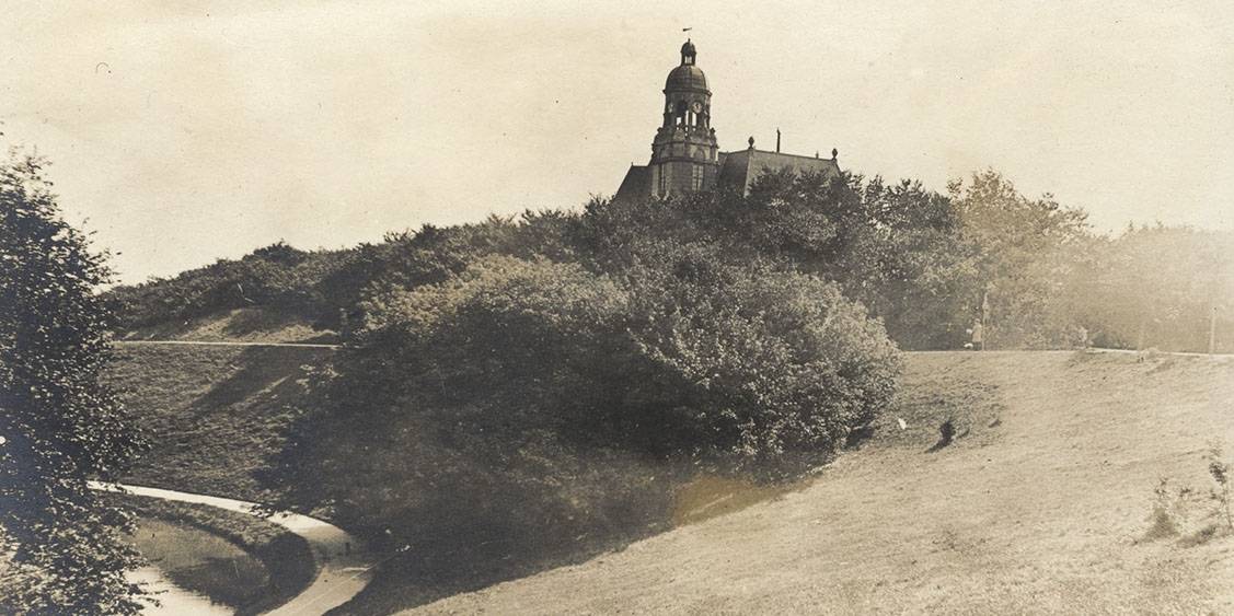 Huize ten vijver, gelegen in het Van Stolkpark, 1915