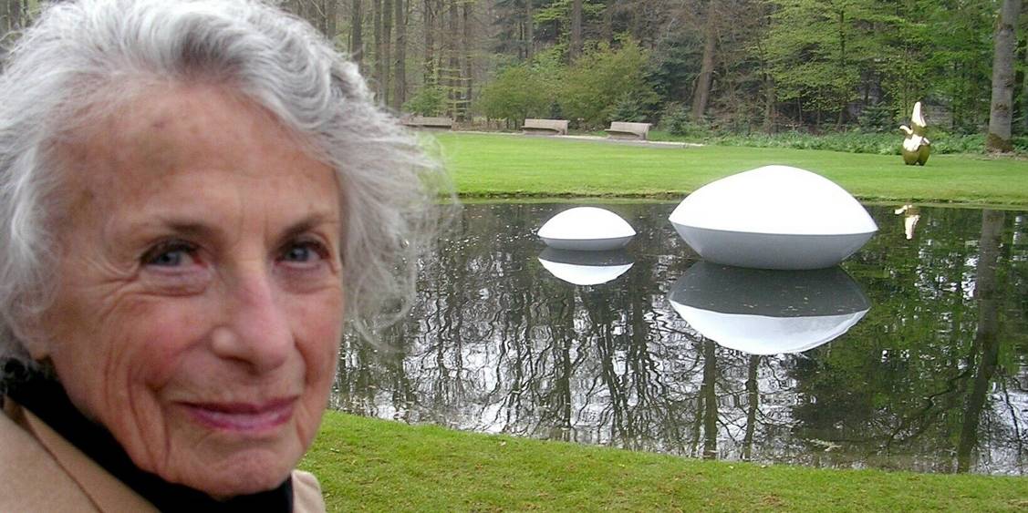 Installatie van 'Two lenses' onder begeleiding van Marta Pan, 2005