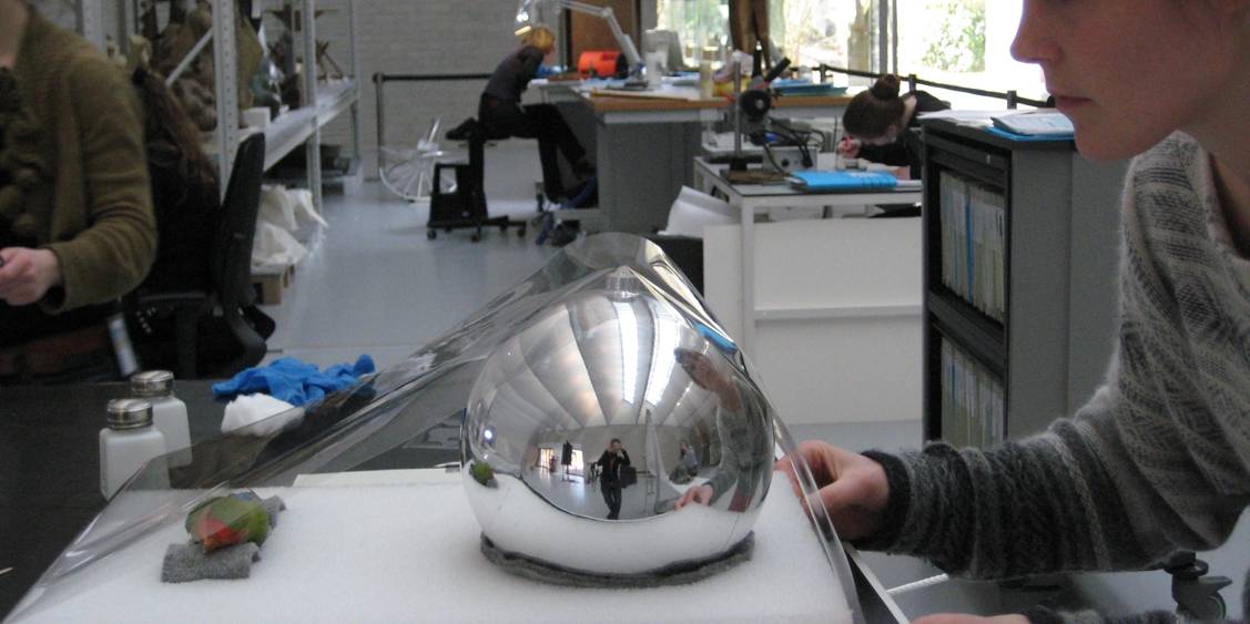 Tentoonstellingsoverzicht 'To clean or not to clean', 2009