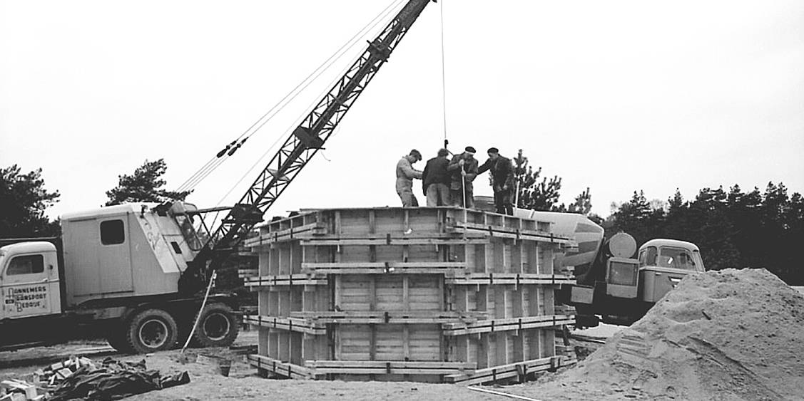 Installation Three Upright Motives, 1965